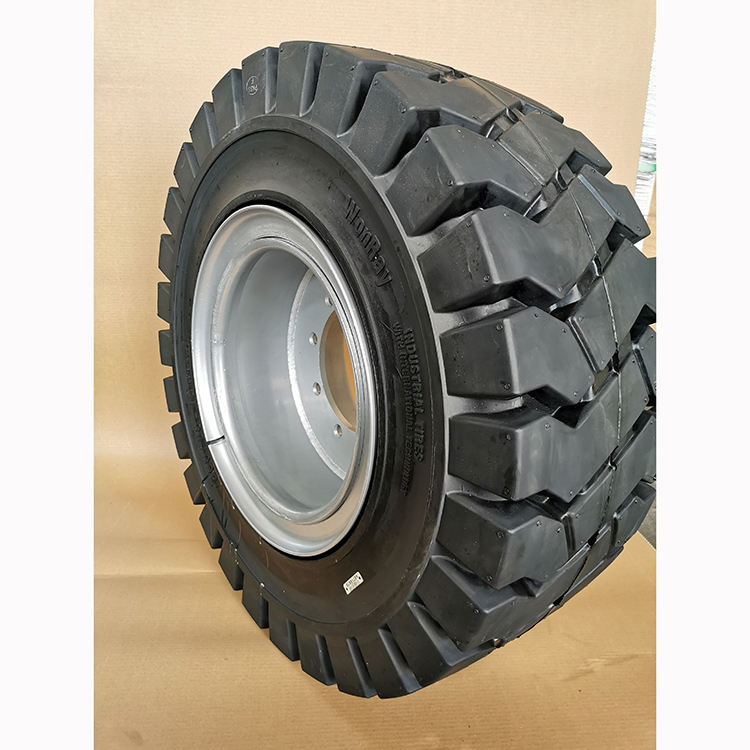 China off-Road 3 Ton Pickup Forklift Truck Tires 11r 22.5 Trailer Model Rubber Material Model 11.00r20 Available Cheap Prices