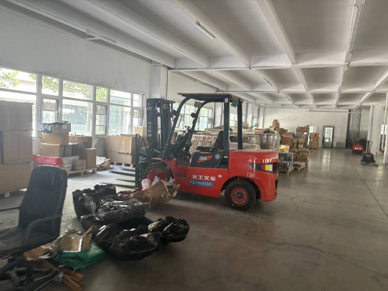 Поворотник Sinotruk DZ97189721330/40 для грузовиков