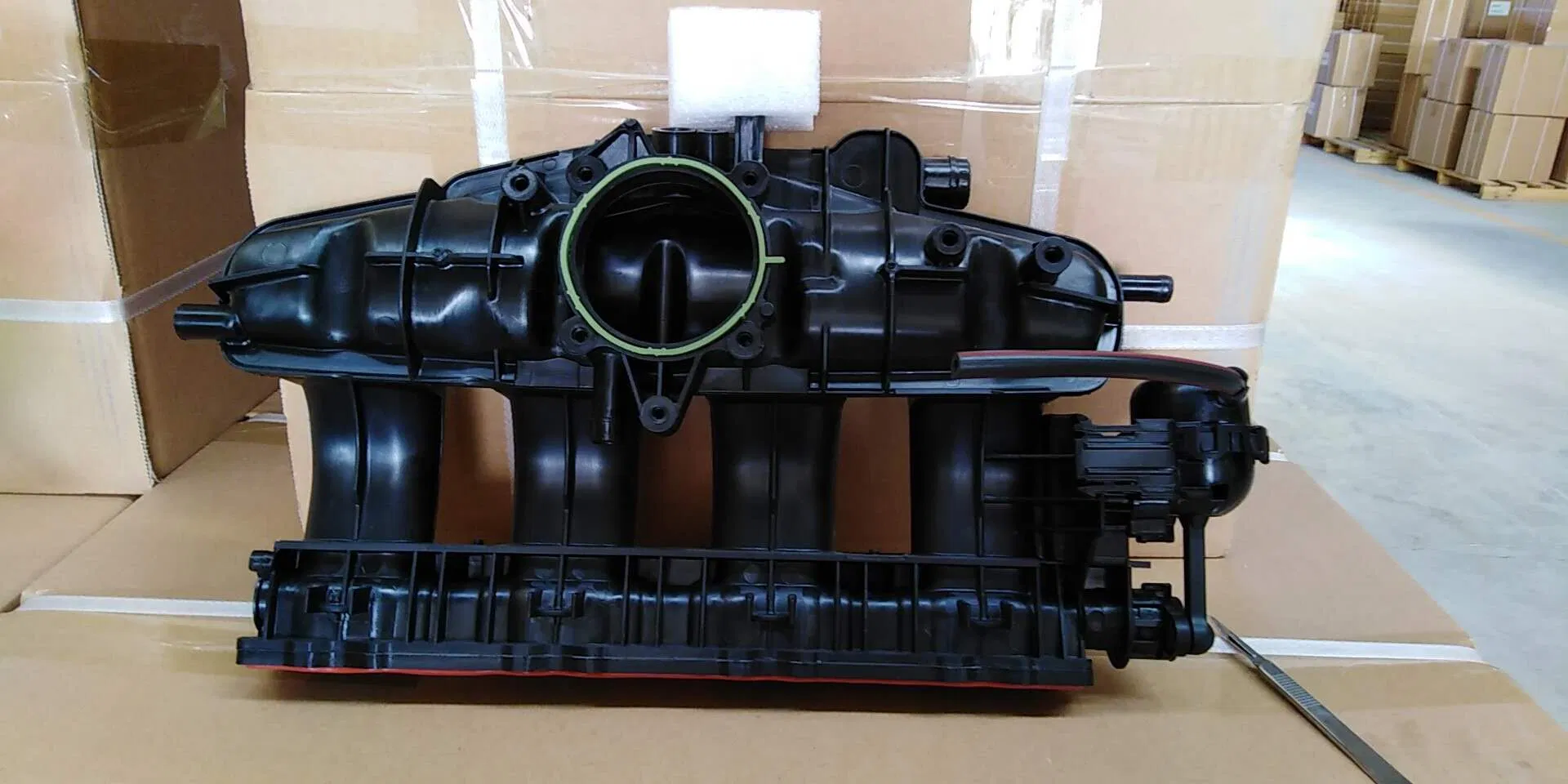 Впускной коллектор Volkswagen Audi 2.0 TSI 06J133201BH