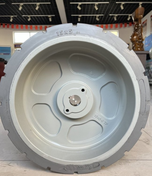 Non Marking Scissor Lift Tires for Genie Jlg Haulotte (15X5, 12X4.5)