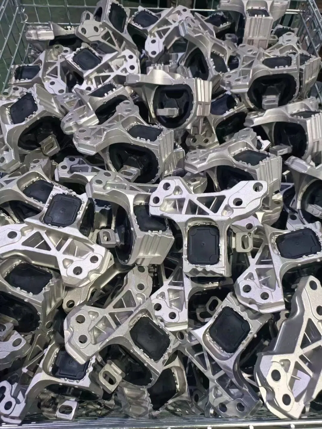 Опора двигателя для Mitsubishi 3000GT 1991-1999, MB-007023