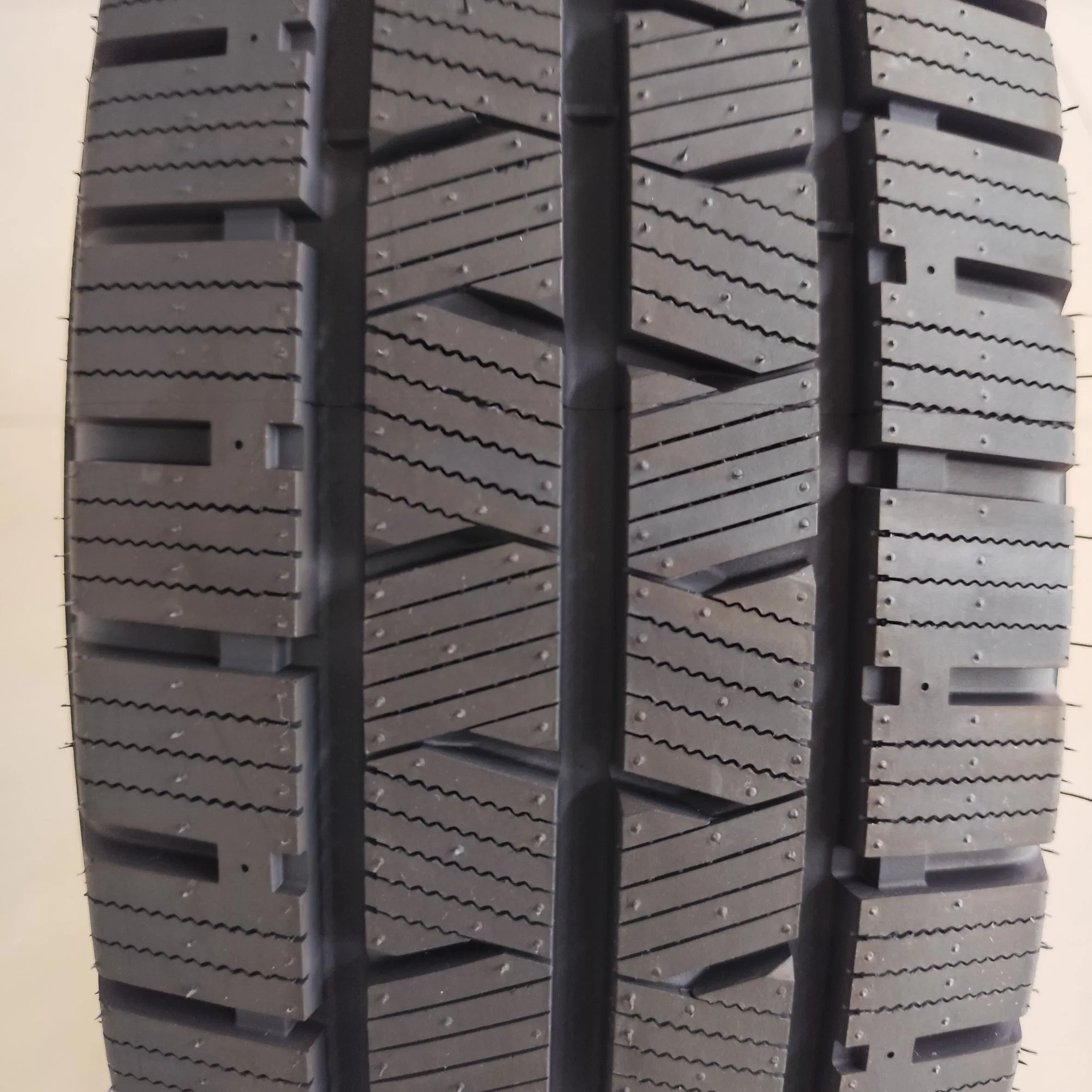 Зимние шины Dovroad Zelda Lykeen для легких грузовиков