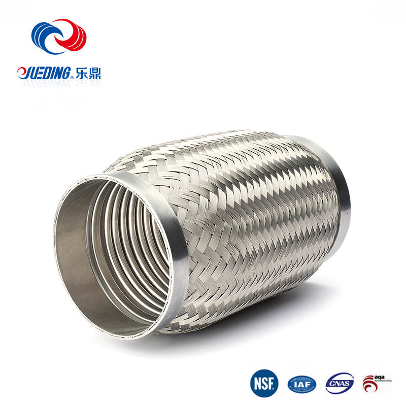 Гофрированная труба глушителя автомобиля