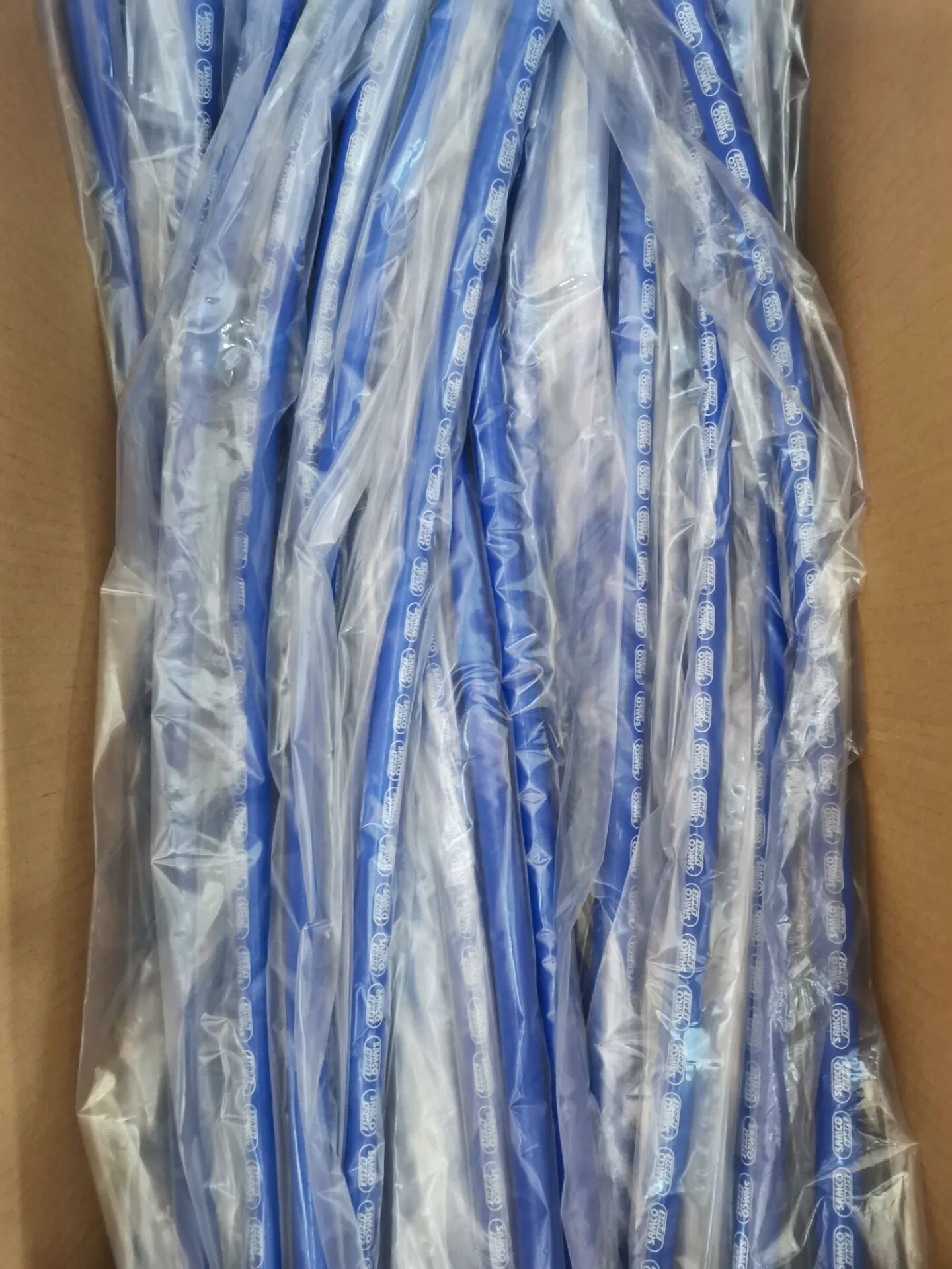 Патрубок интеркулера Iveco 5801677925, силиконовый синий 90°