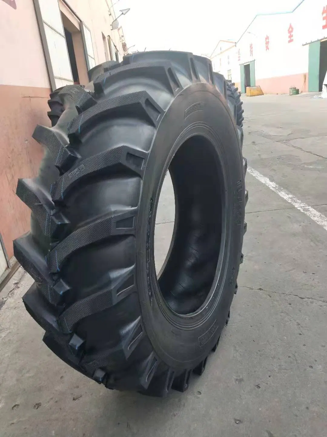 High Quality Agr Tyres 16.9-28 18.4-30 with The Most Competitive Price