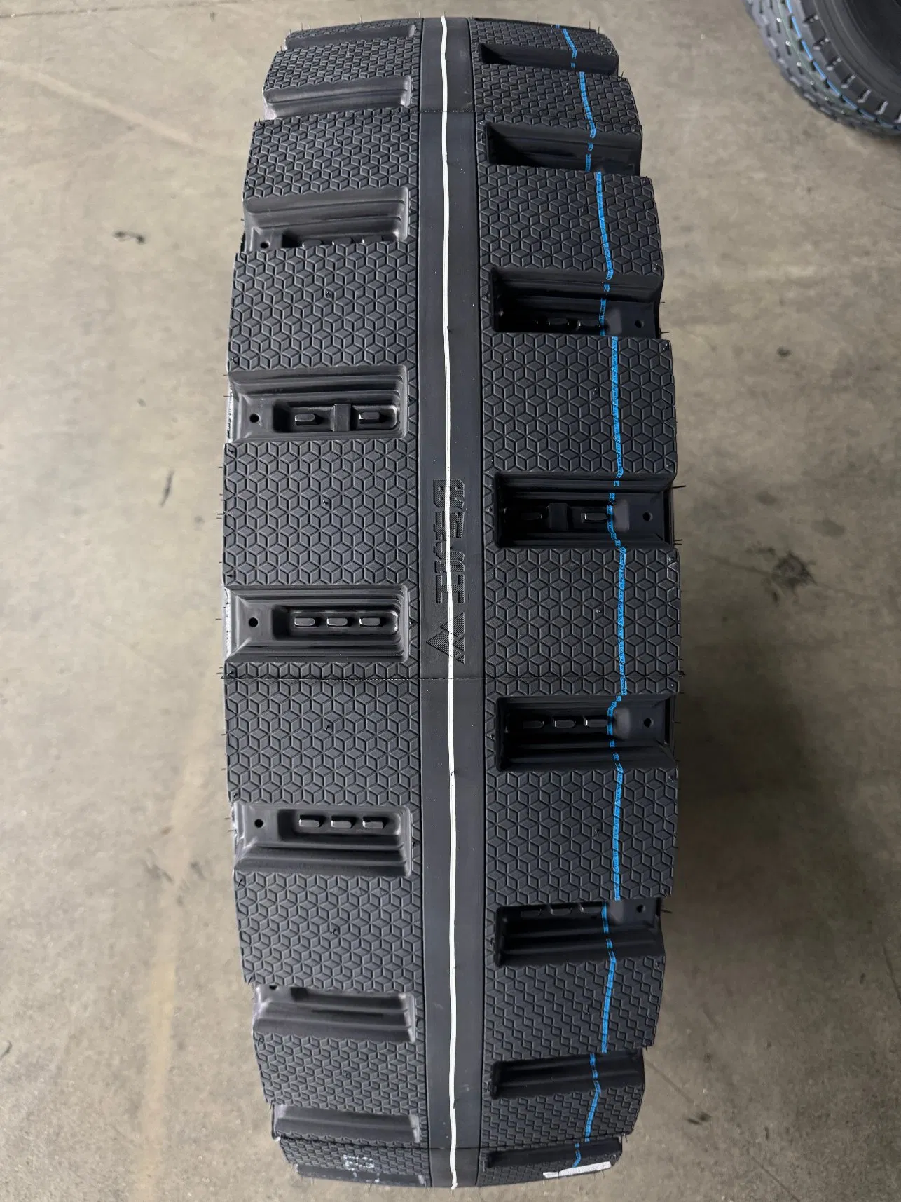 Шина грузовая 1200R20 20PR ROADIAMOND