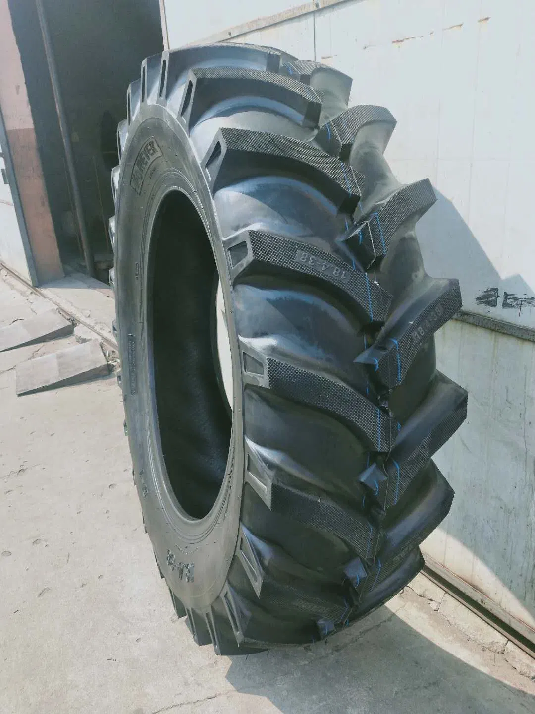 High Quality Agr Tyres 16.9-28 18.4-30 with The Most Competitive Price