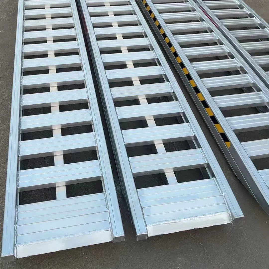 3 Supports Truck Aluminum Ramp 3 Beams Lightweight Aluminium Ladders 4 Meters for Loading 8 Tons for Excavator Machines Harvesters