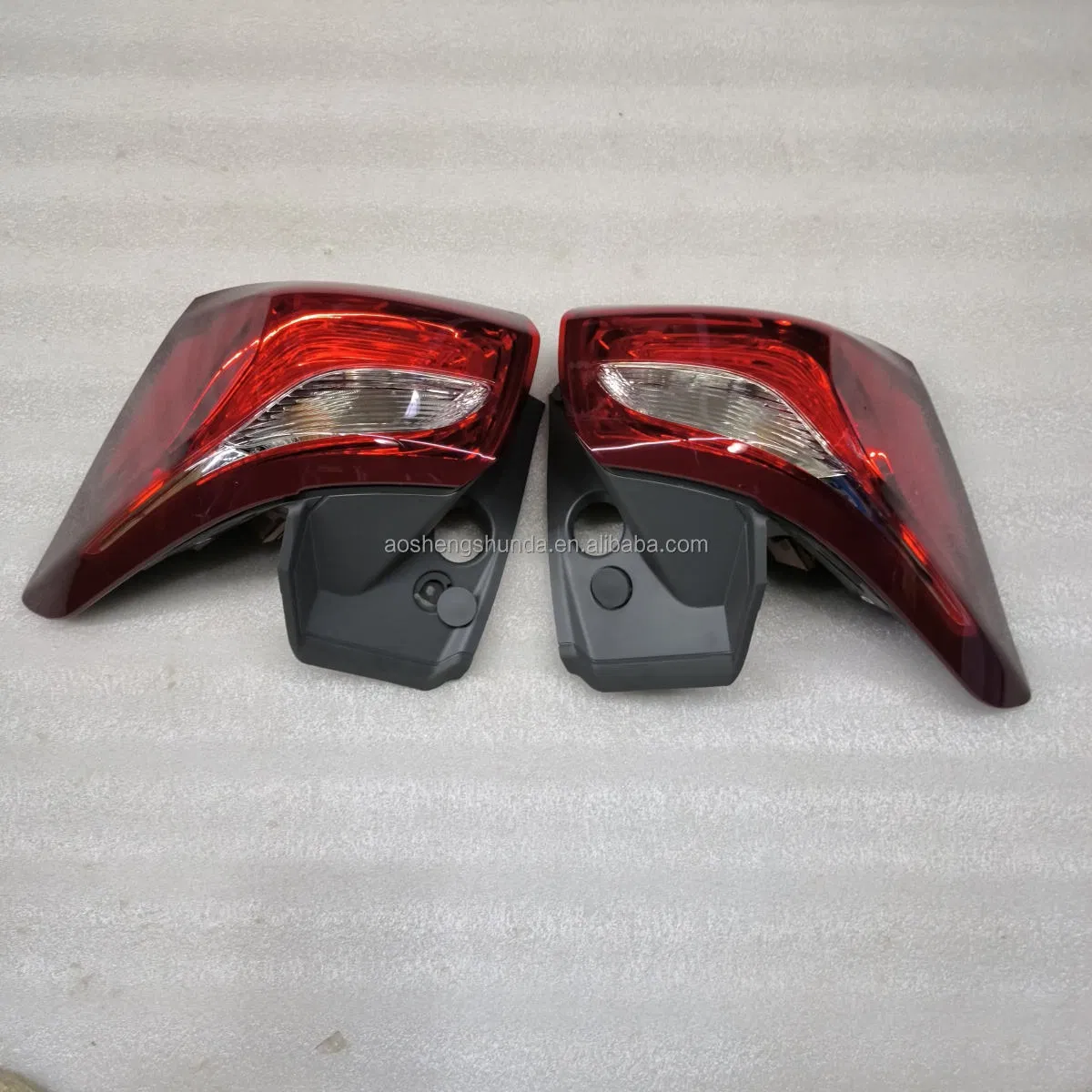 Factory Direct Sales Auto Spare Parts Car Rear Brake Lamp 23394658 23394659 for Che- Vrolet Equinox