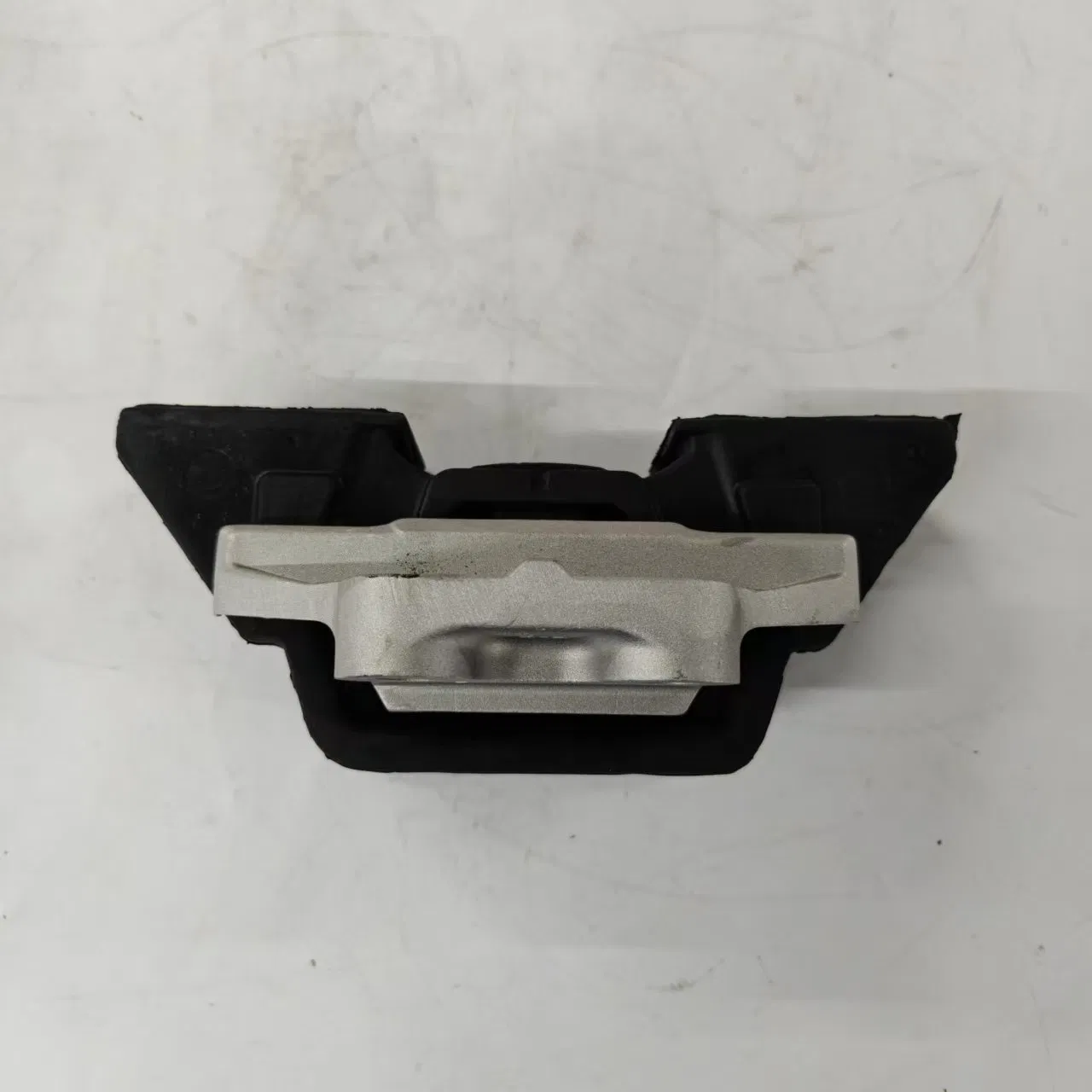 Опора двигателя Saic Maxus V80 C00015460