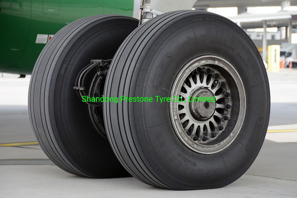 Civil Helicopter Tire Aircraft Tire with Best Quality 330X130 380X150 7.00-6 5.00-5 23X9.00-8 Airplane Tires