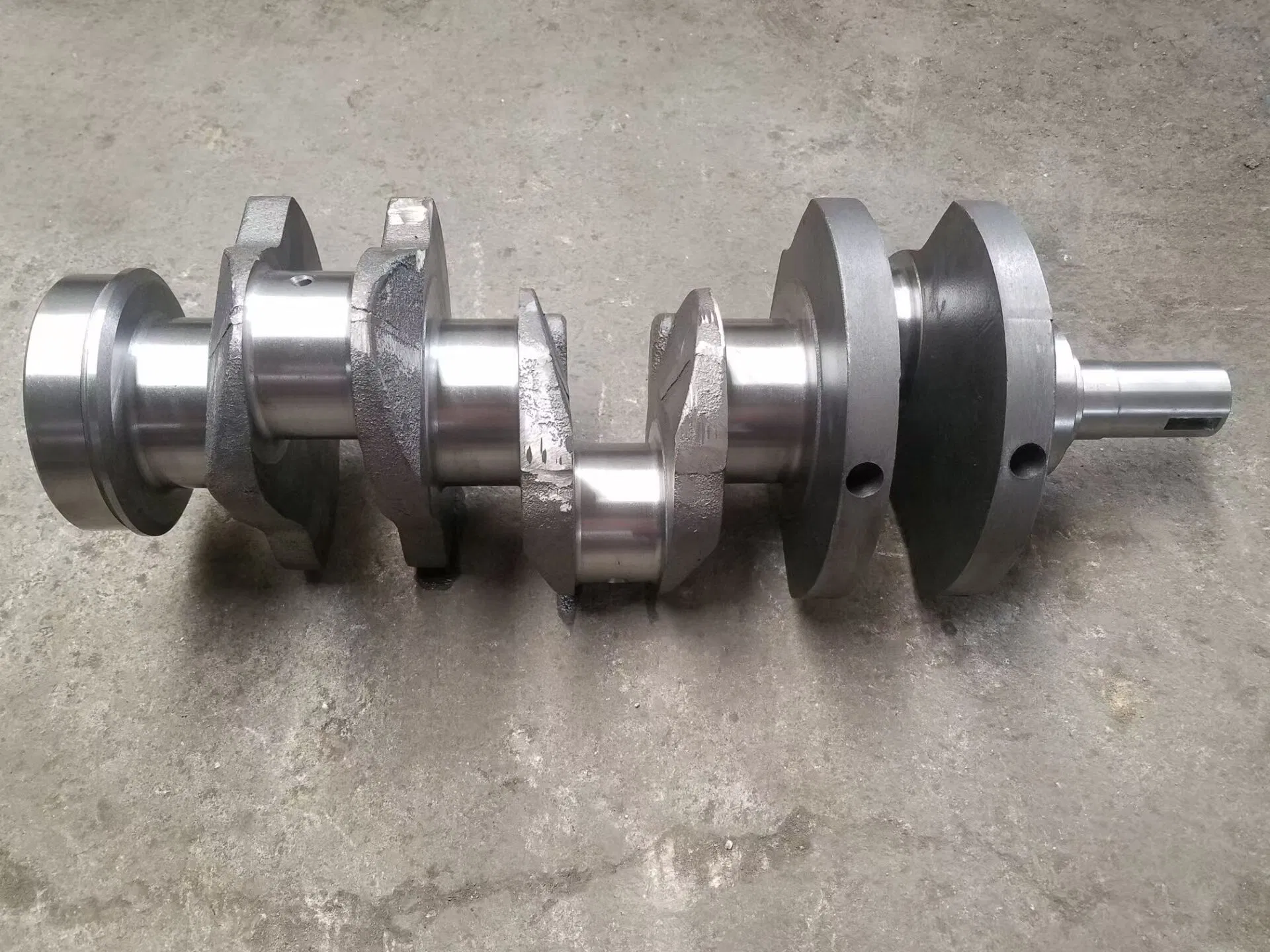 Hot Selling Auto Parts Crankshaft for Car with High Quality