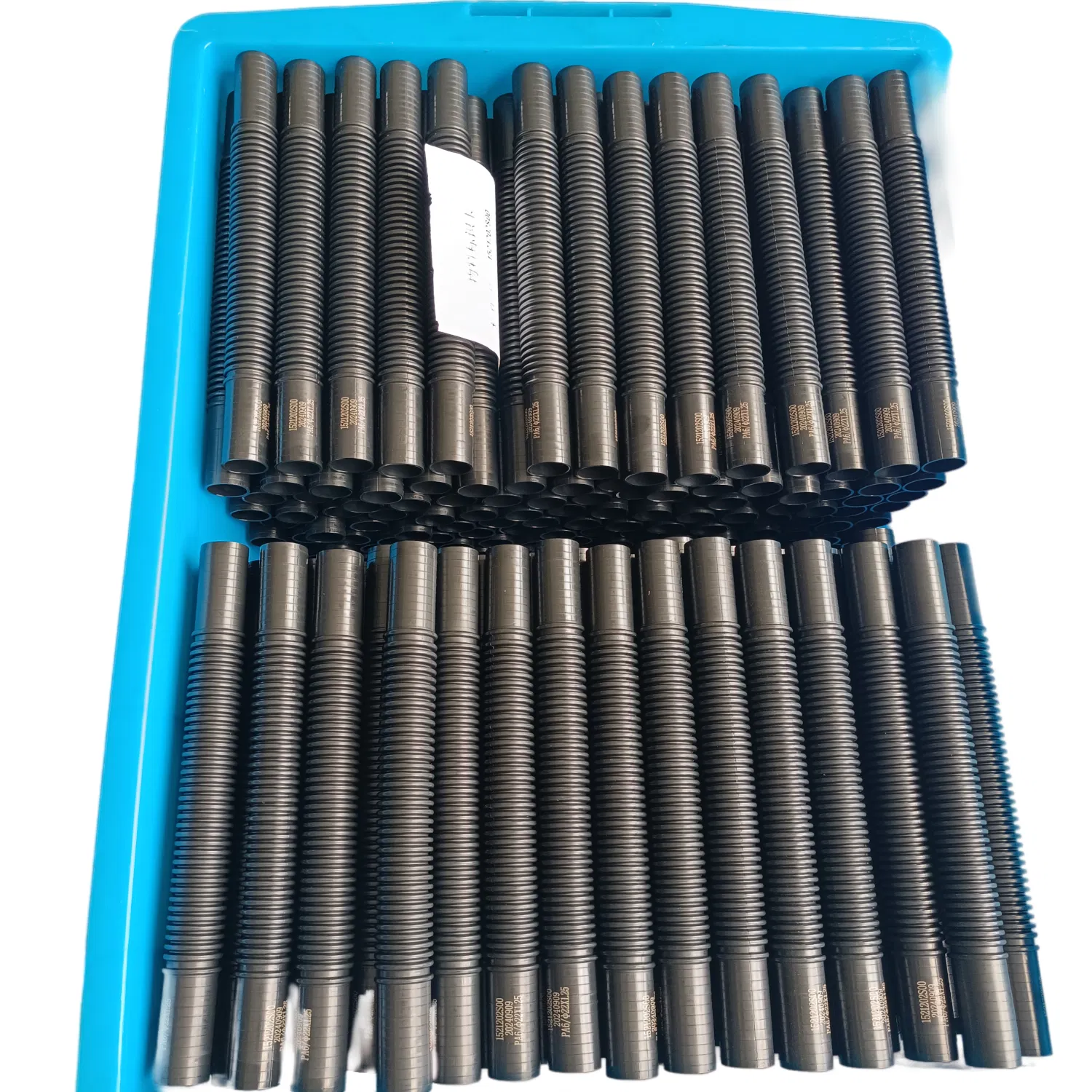 Гофрированные трубки из нейлона для защиты проводки