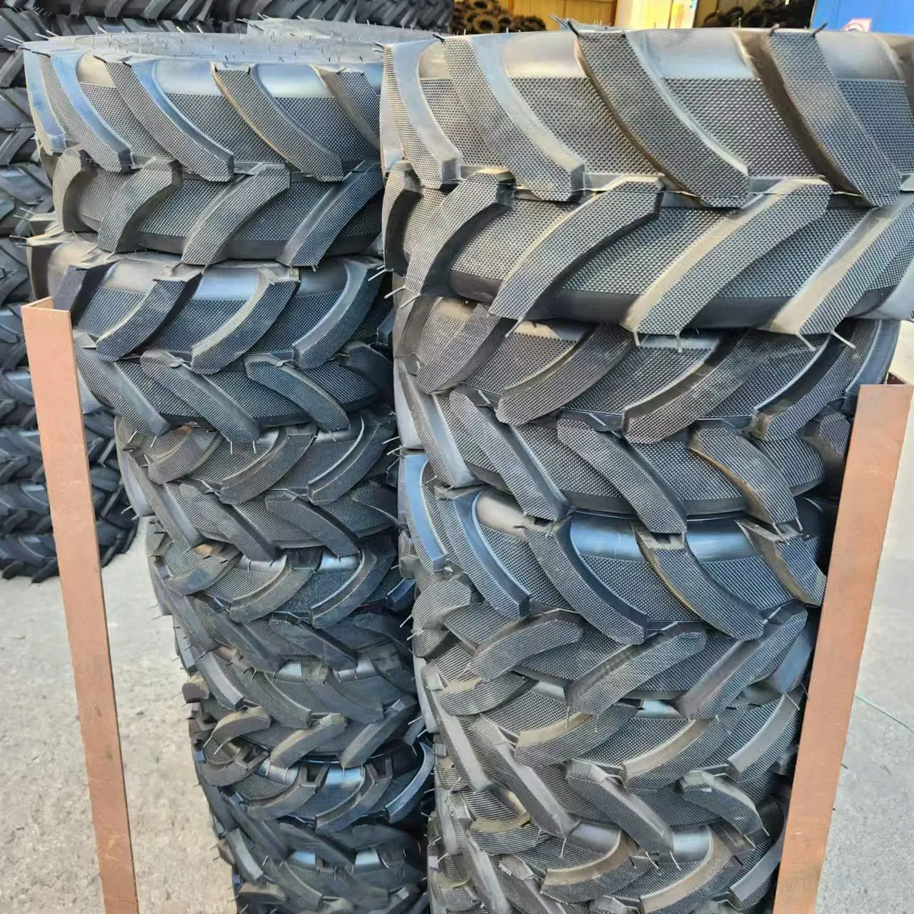 19*7.00-8 Agricultural Lug Partten Tire and Wheel