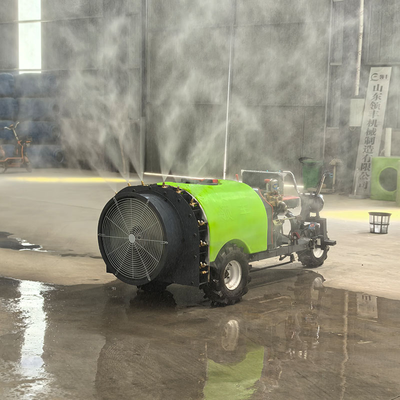 Самоходный опрыскиватель 300L для сада, дизельный