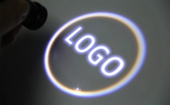 Беспроводной проектор лазерной подсветки логотипа на дверь авто