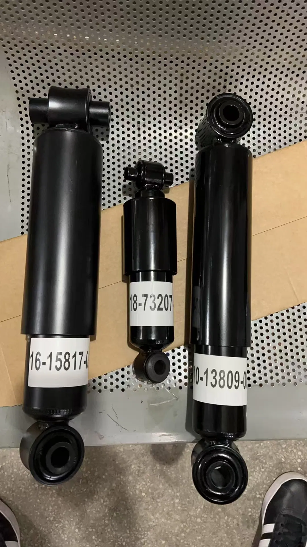 Heavy Truck Spare Parts Rear Air Suspension Shock Absorber