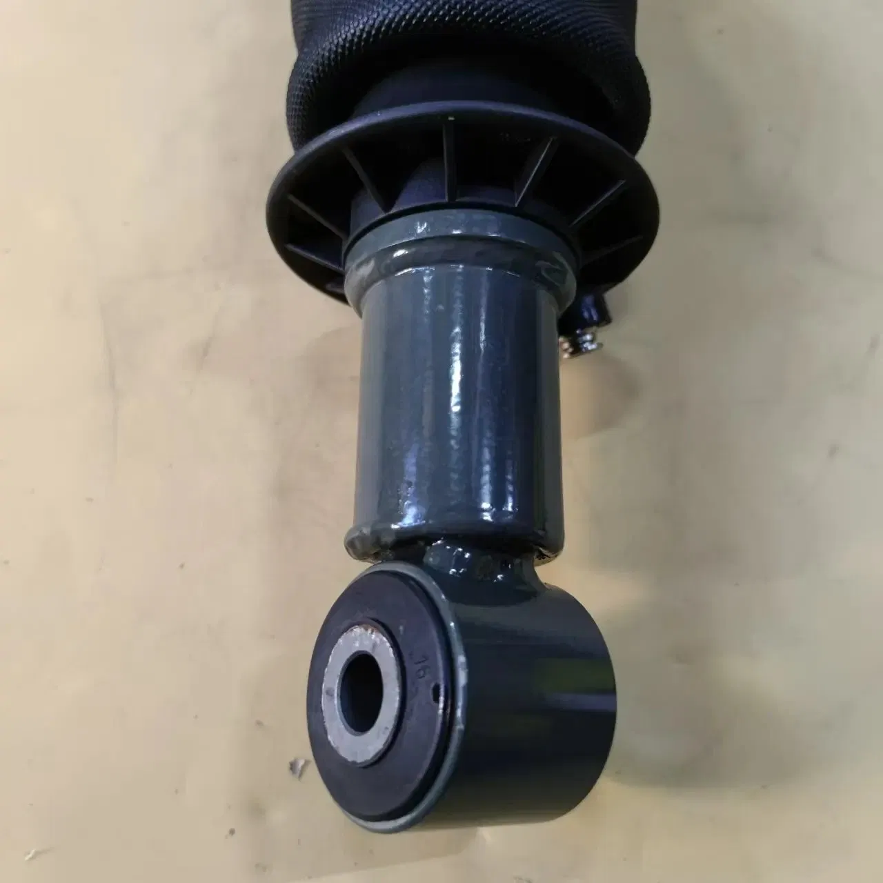 712W41722-6022 Cab Front Suspension Air Spring Shock Absorber Assembly C7h Wide Body