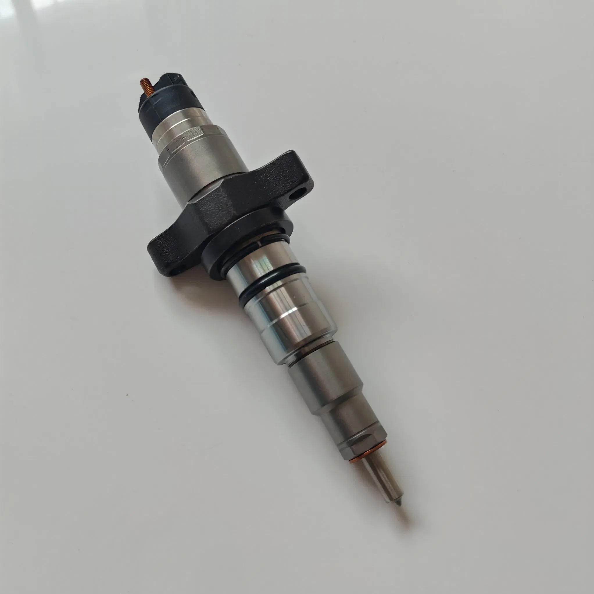High Quality Qsb6.7 Diesel Engine Parts Fuel Injector 0445120007 2830957 2830954 2r0198133