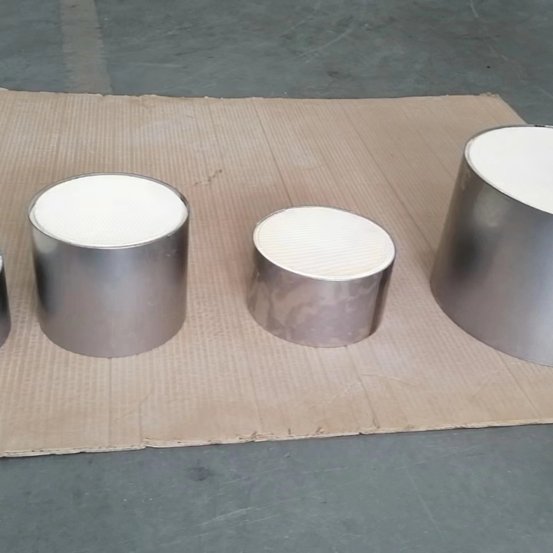 Сажевый фильтр DPF с сотообразным сердечником для грузовых авто