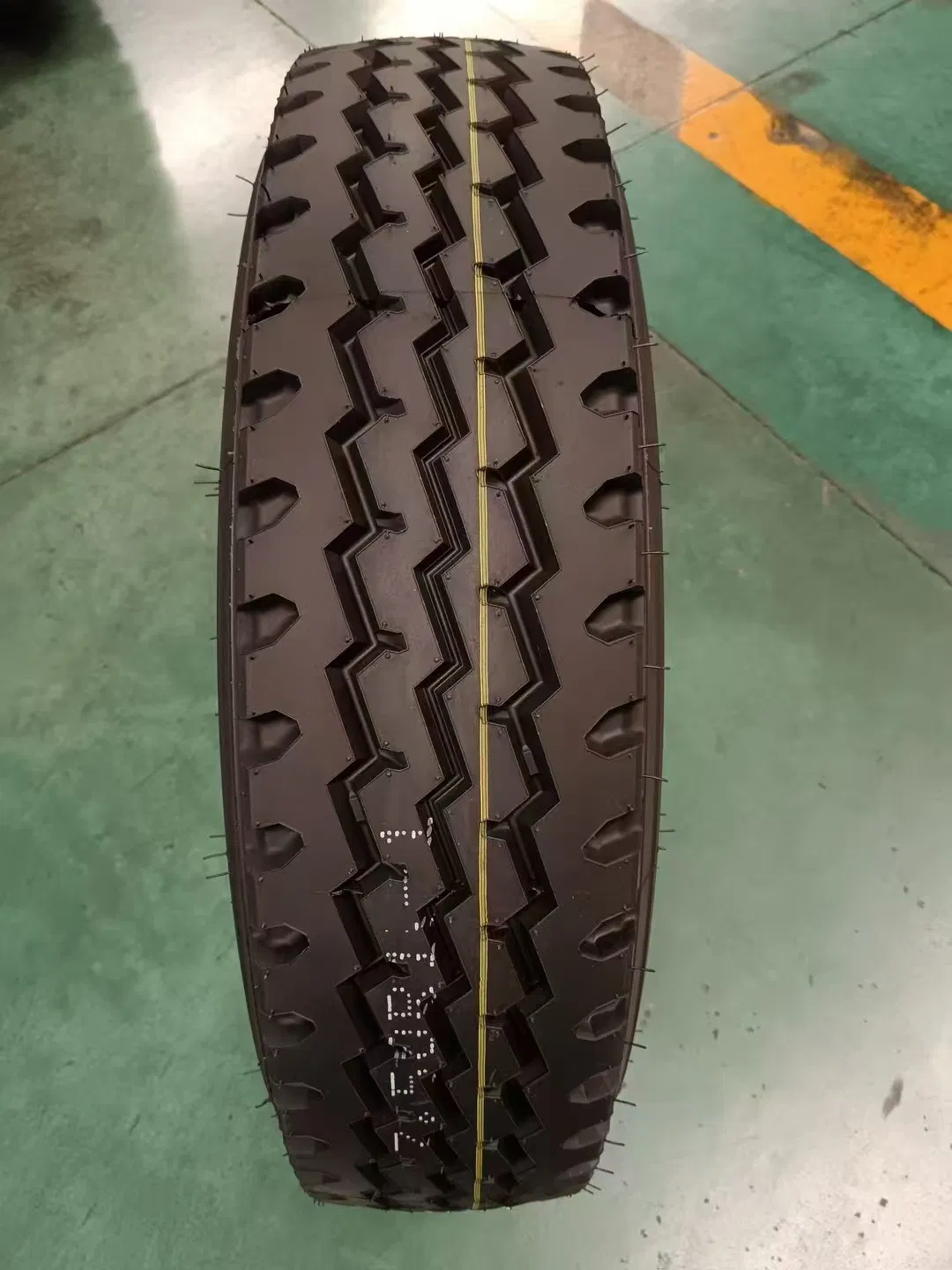 11r22.5 Yusta Brand China Truck Tire for Bus All Position Tire/Load Capcity Tire/Mixed Pavement/Mining/TBR Truck Tire for Bus Tire