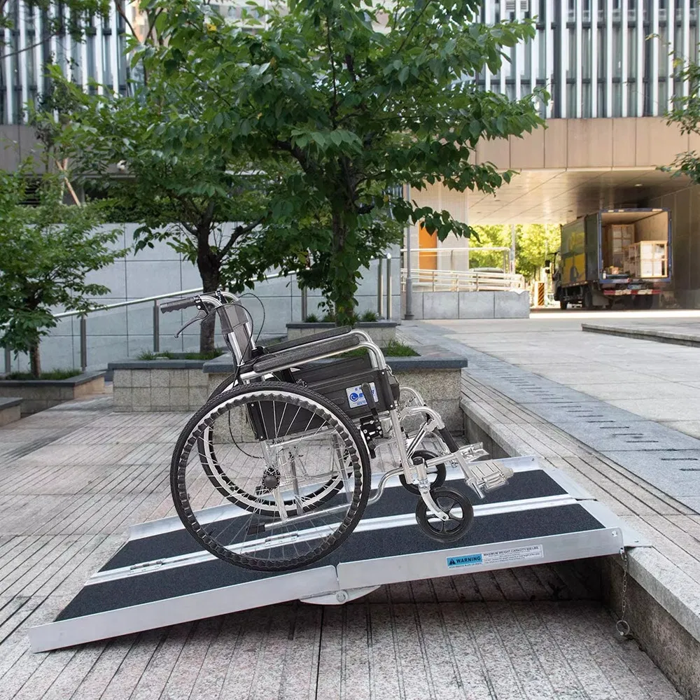 Aluminum Manual Folding Wheelchair Ramp 270kg Capacity for Disabled Users