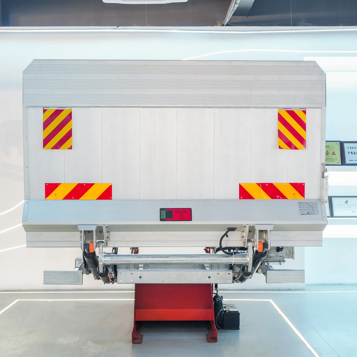 Tail Lift Cantilever Platform 1500kg for Sale Manufacturer Aluminum Material