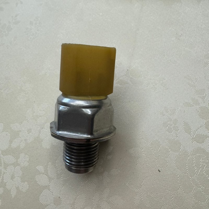 Fuel Rail High-Pressure Sensor 85PP26-03 85PP26-02 for Household Automobiles