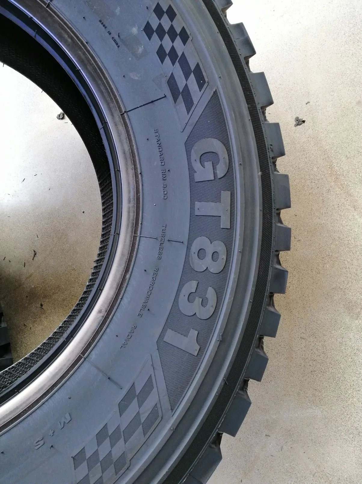 Gladstone Brand Truck Tyre 315/80r22.5 Truck Tire with Low Price Wholesale Truck Tires Cheap Tires for Sale China Tyre Factory Truck Tyre Tire