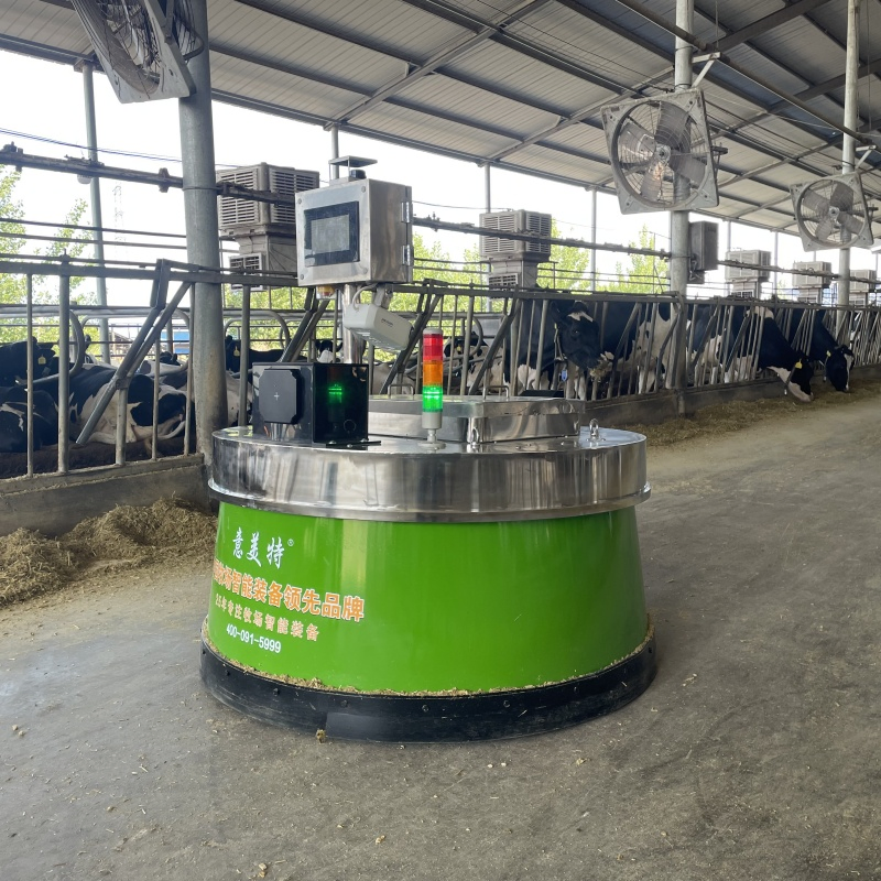 Электрический робот-толкатель корма для коровников