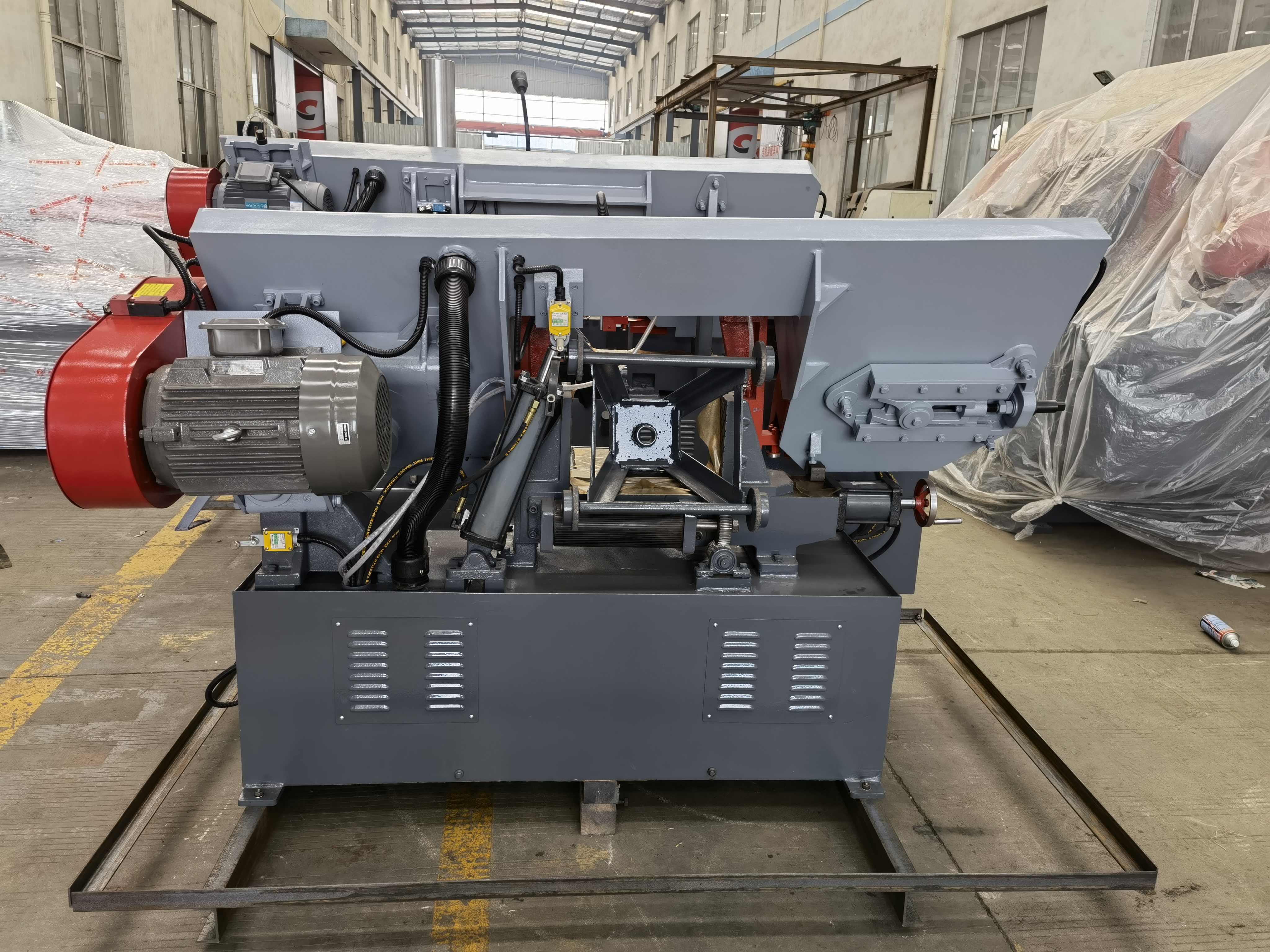 Полуавтоматическая ленточная пила CS-380