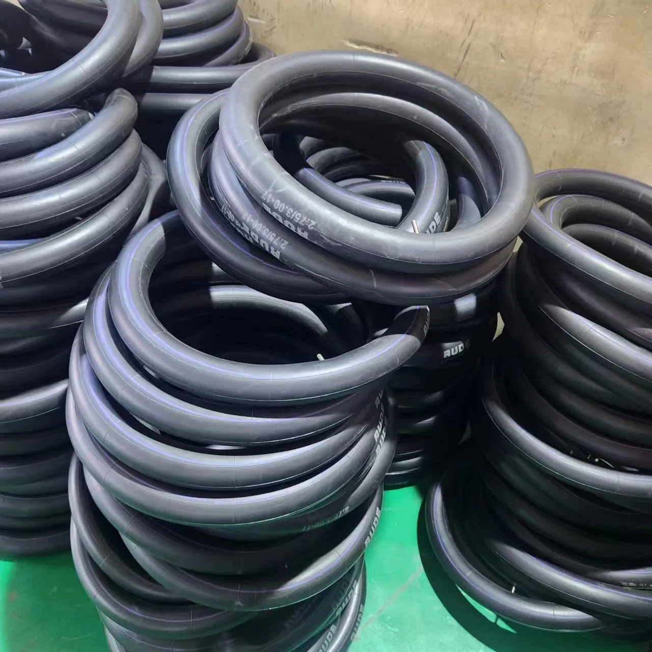 Камера для мотоцикла 2.75/3.00-17