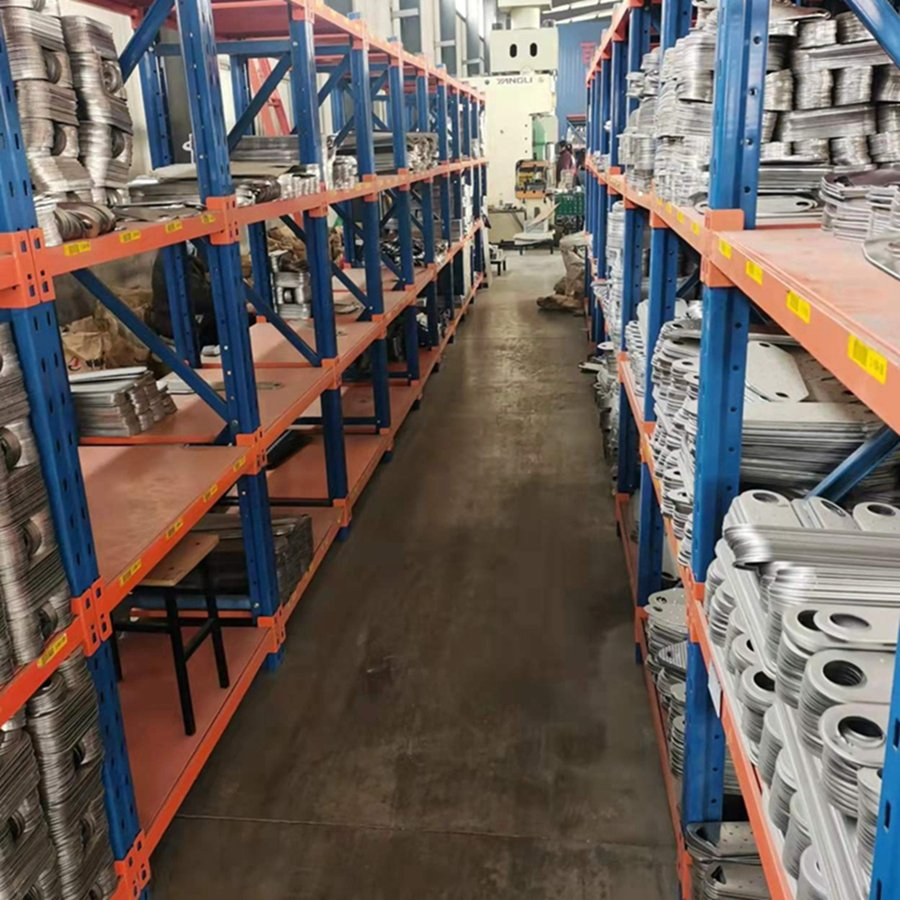 Масляный радиатор двигателя Navistar 1842530C93