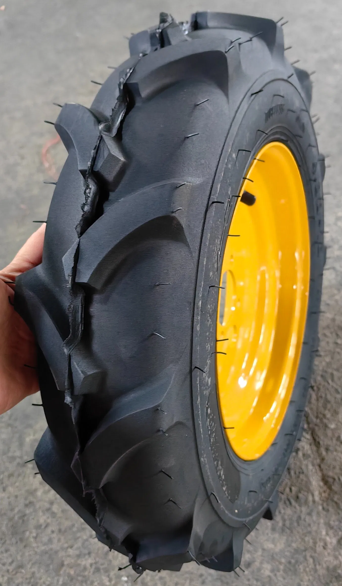 Колеса 4.00-10 с шинами для мотоблока