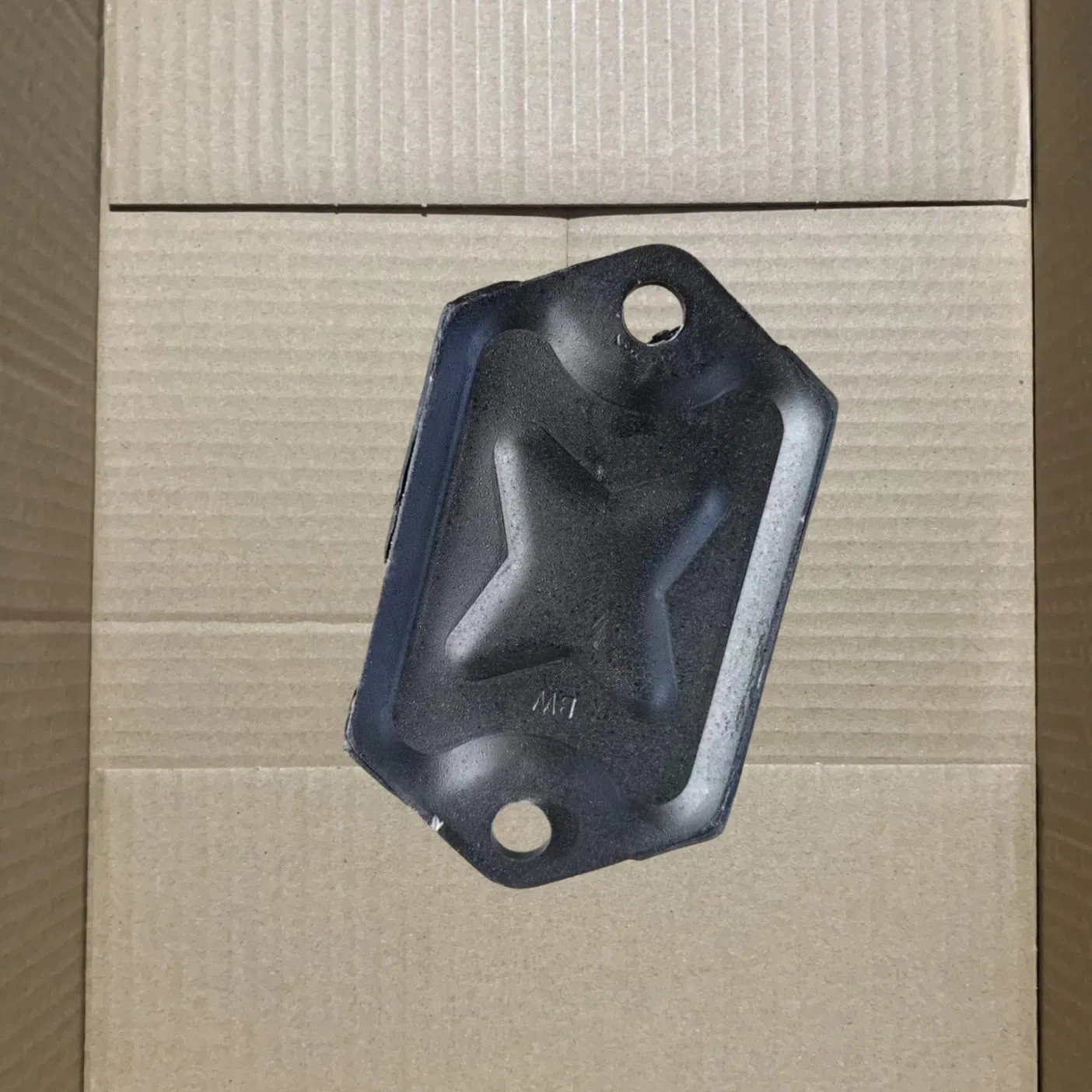 Передняя резиновая опора двигателя Sinotruk HOWO WG1680590095