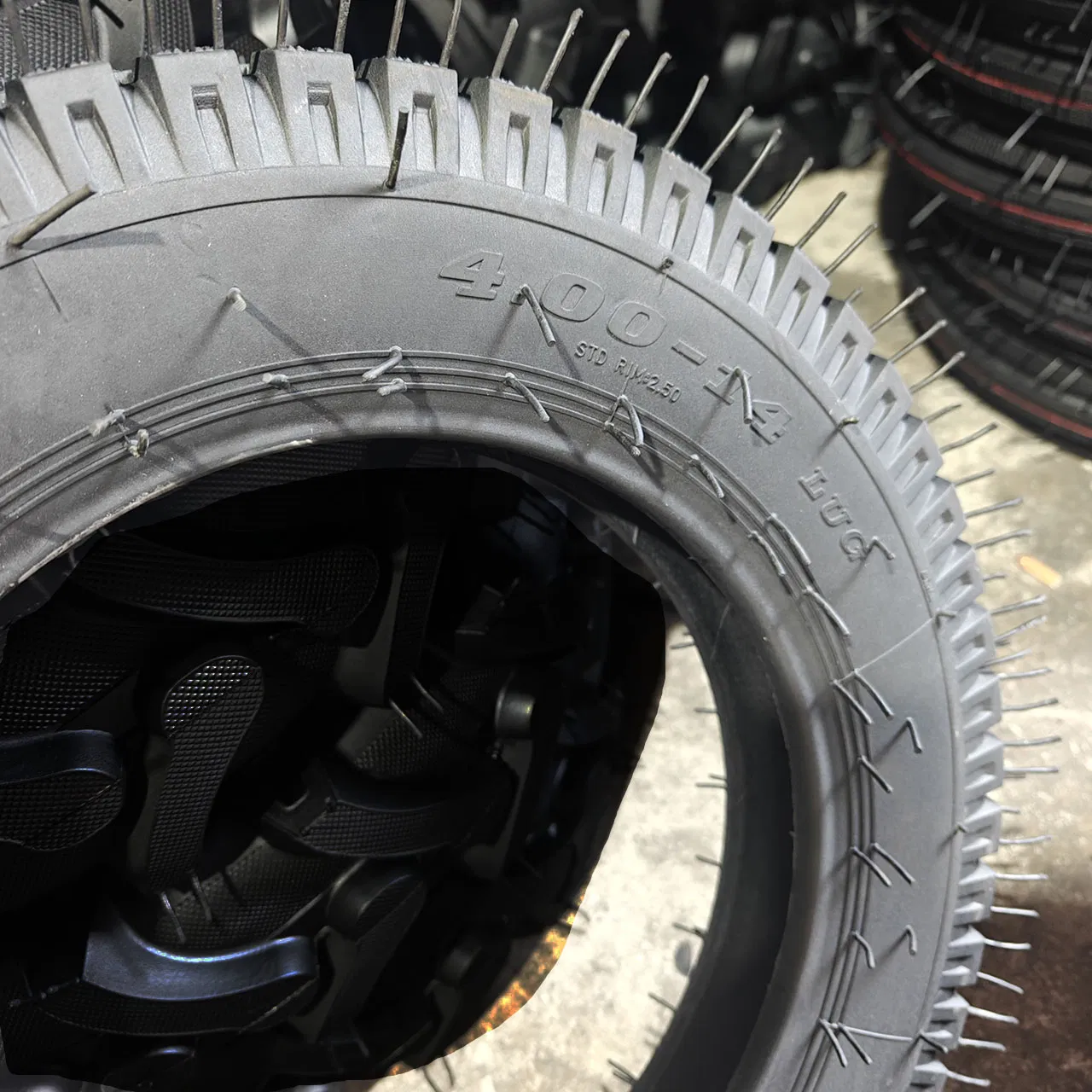 Small Agricultural Machinery Tire Tricycle Tire Small Engineering Vehicles Tires 4.00-14