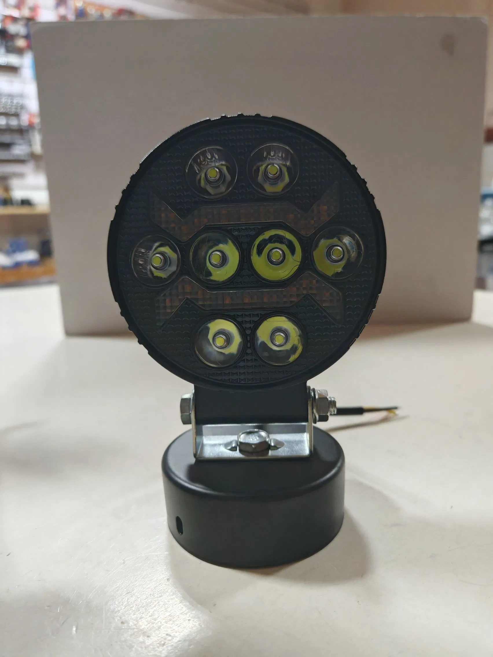 Светодиодная фара для мотоцикла и спецтехники