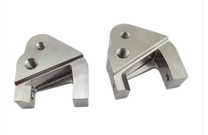 Алюминиевая деталь QD-1493 76x60x5 мм для мототехники