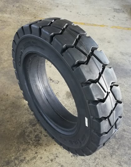 Пневматические шины для погрузчика 7.00-12, 7.00-15, 23x9-10