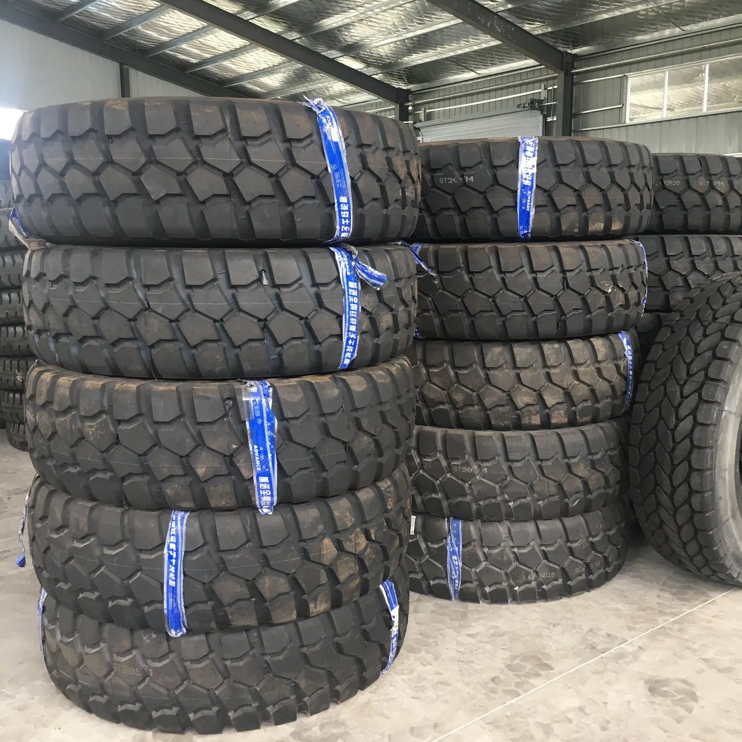 Dump Truck Crane Mining Lifting Equipment Loader Advance Brand Radial OTR off The Road Tires 17.5r25 20.5r25 23.5r25 26.5r25 29.5r25 425/85r21 27.00r49