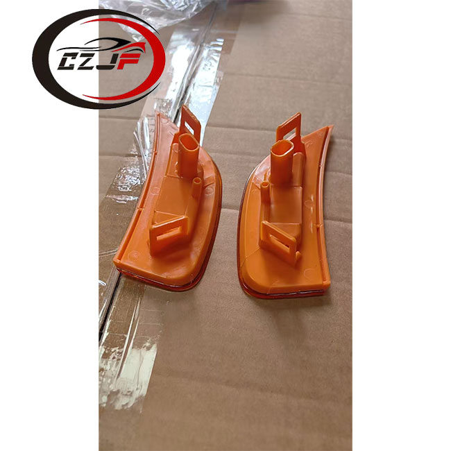 Боковой габарит для Chevrolet Tahoe 2021-2023 (OEM 84776452/53)