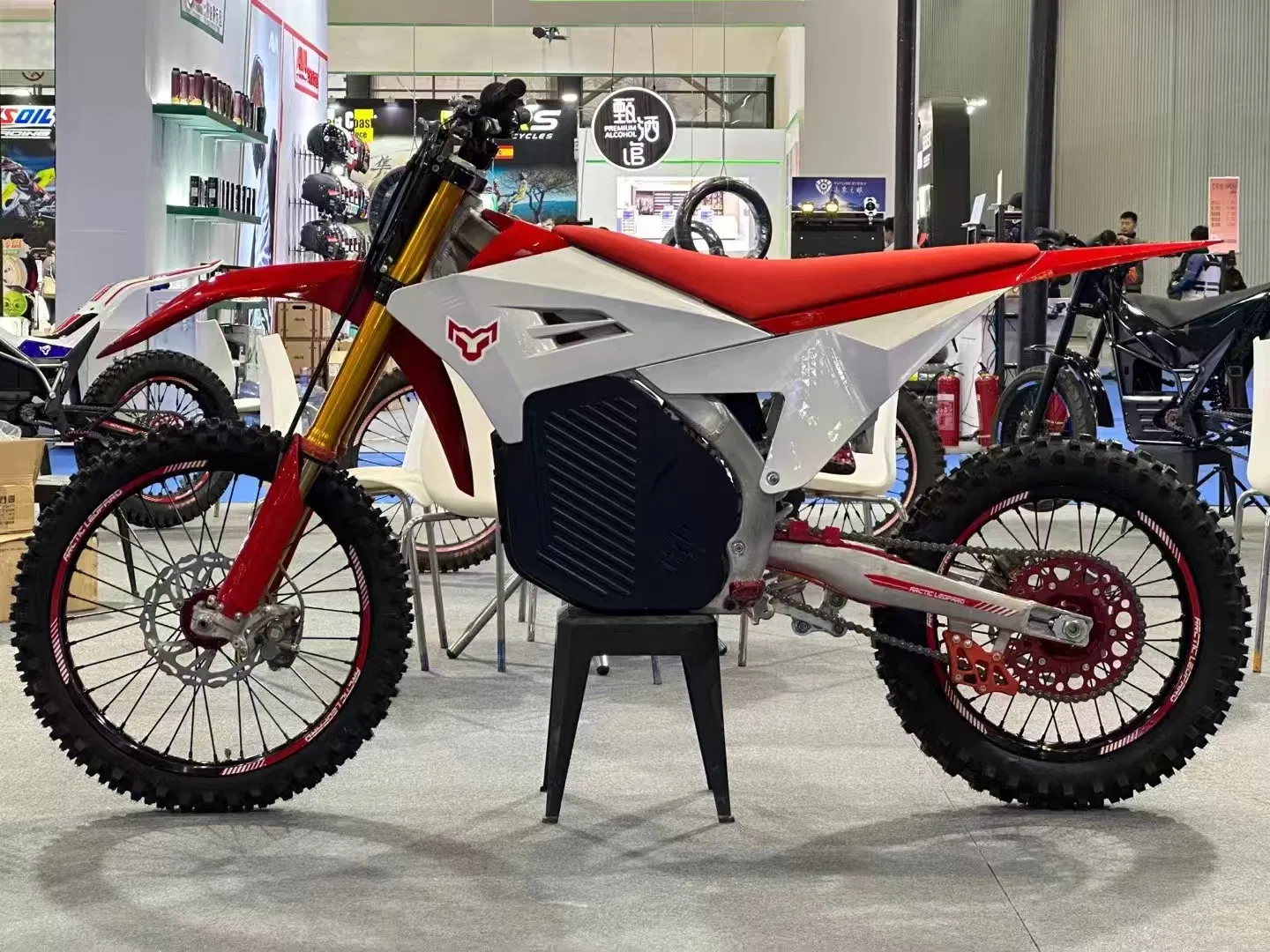 Arctic Leopard Cheetah Race Edition: Lightweight Titanium-Frame E-Electric Motorcycle