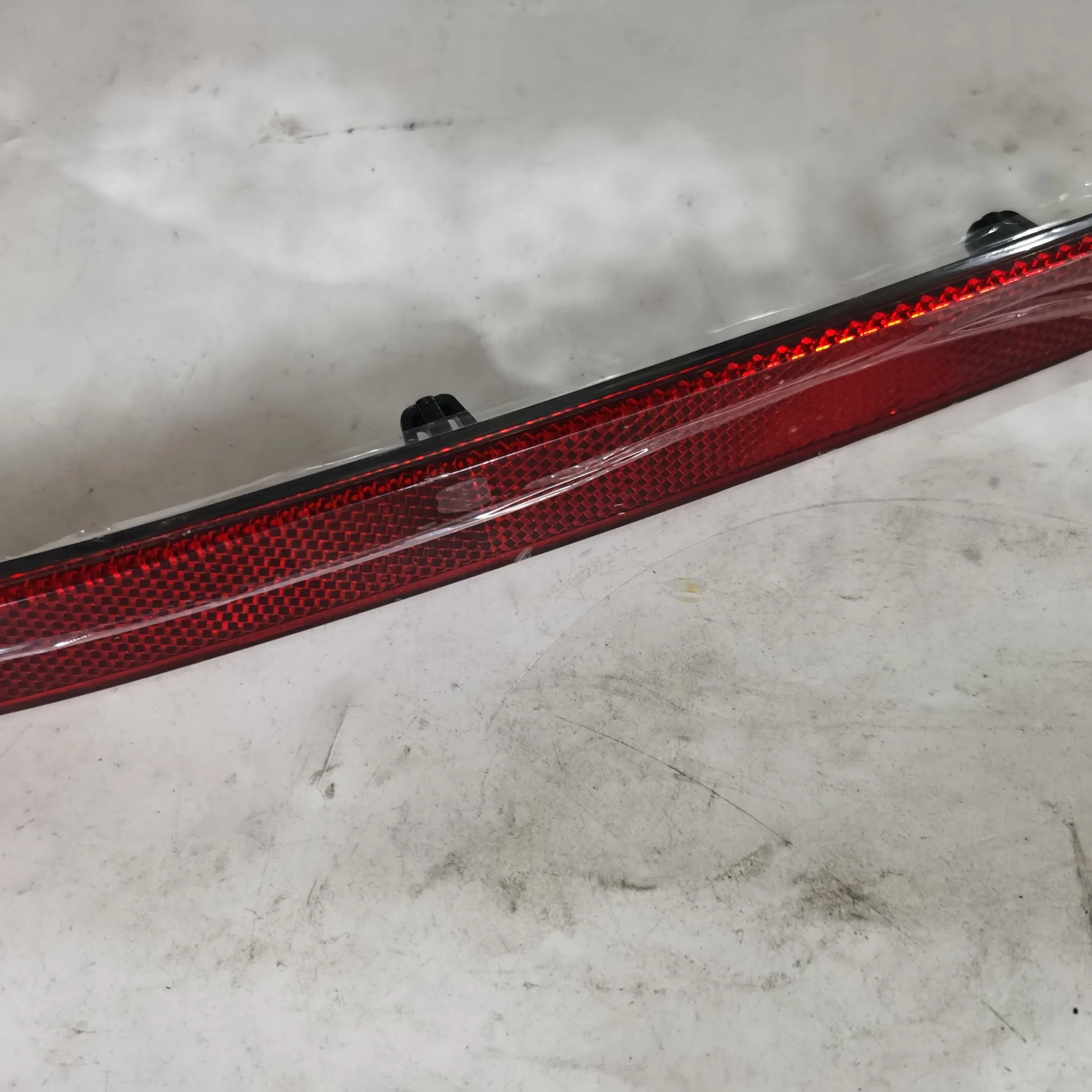 Светоотражатель заднего бампера Saic Maxus T60 C00053238