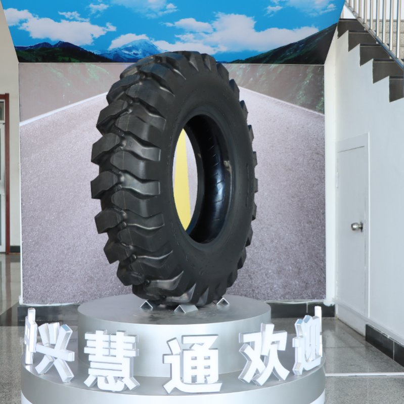 10.00-20-16 Excavator Tire with Ht816 Pattern