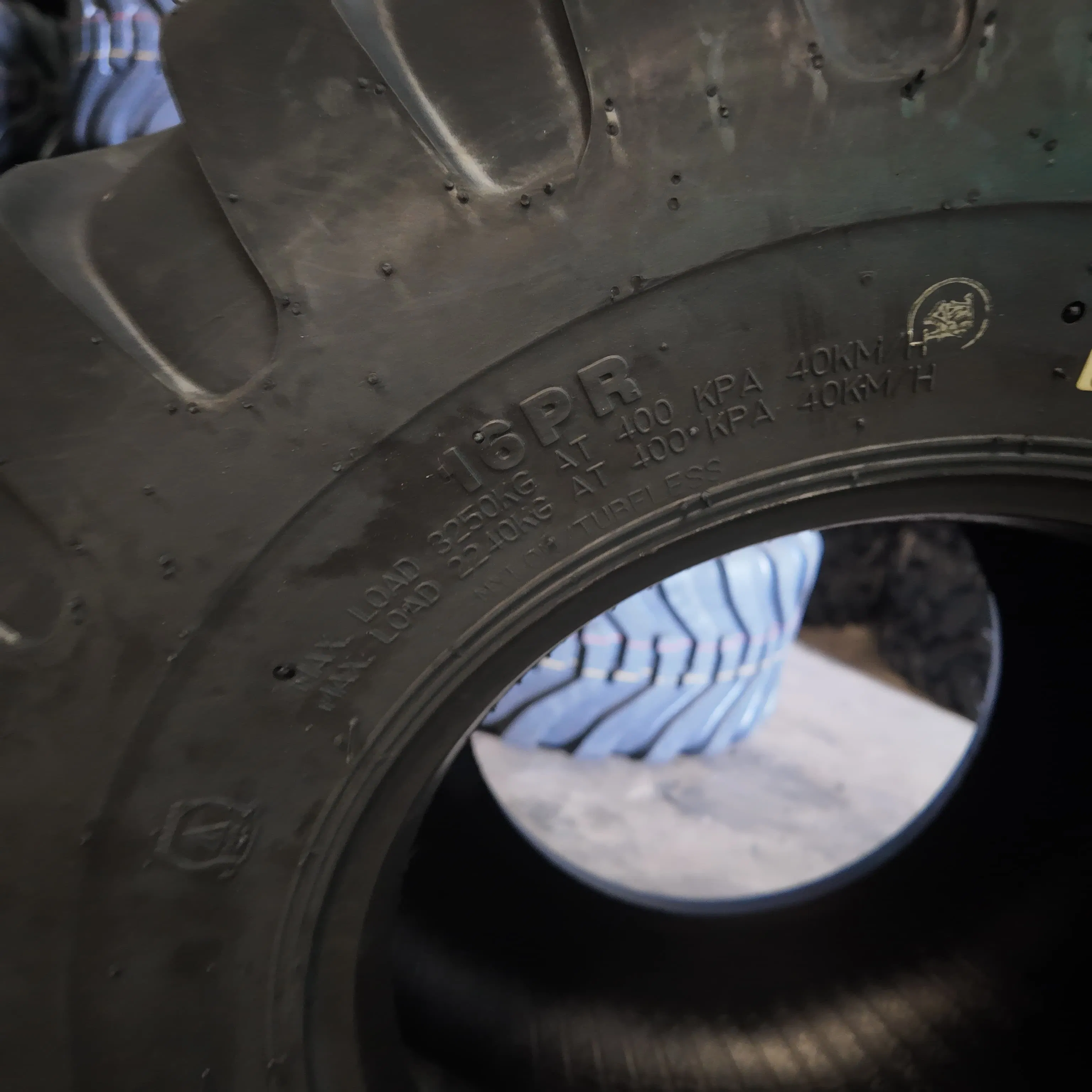 Durable Industrial Radial Tire 12.5/80-18-12PR for Road Graders