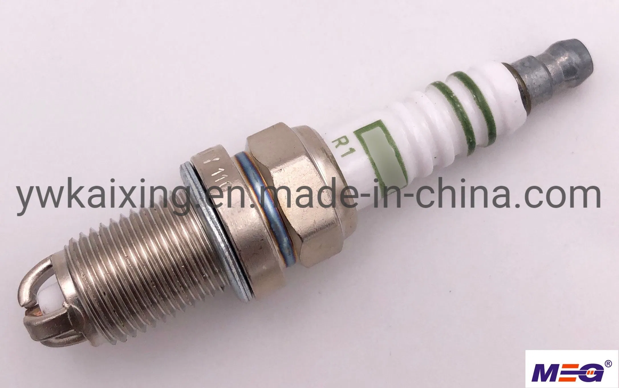 Свеча зажигания Bosch F7LTCR 0241235752