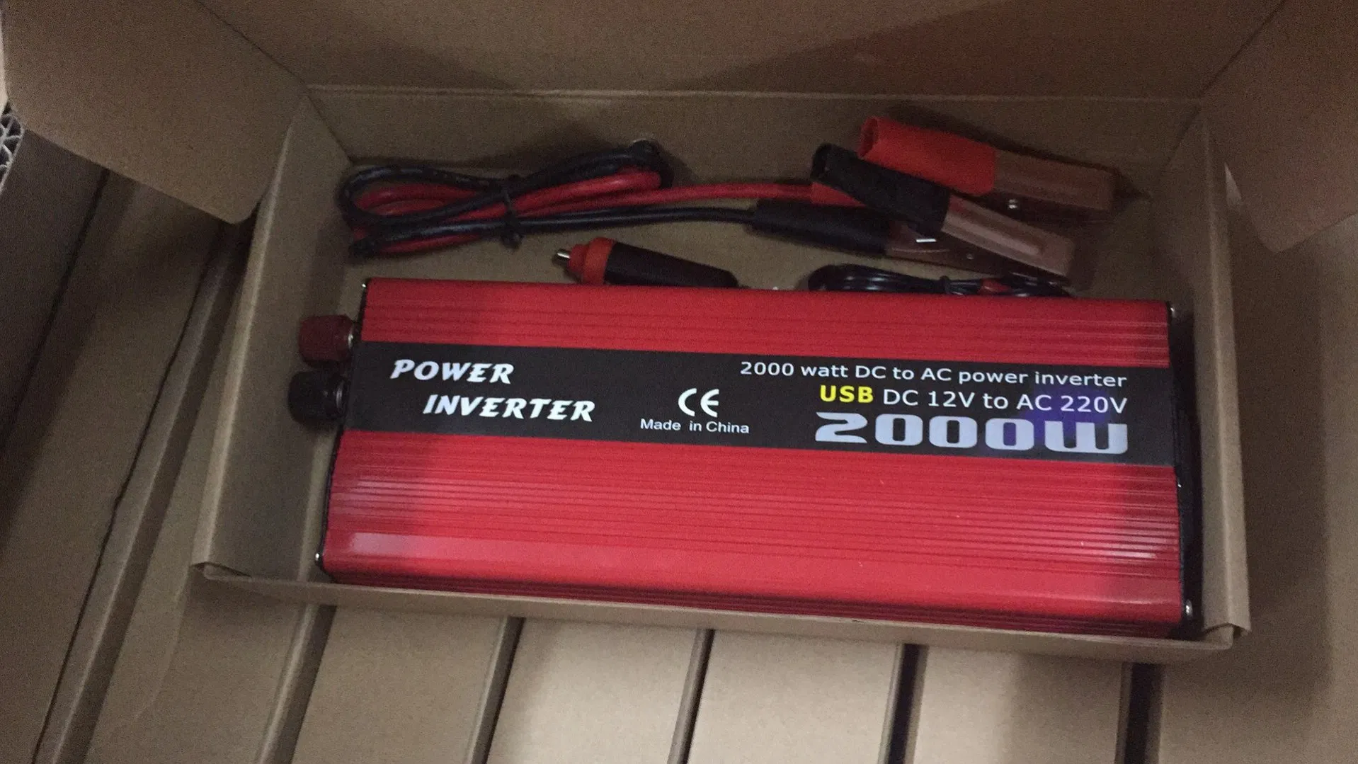 Инвертор 12/24В в 220В 1200Вт для авто и солнечных систем