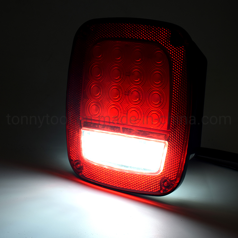 Универсальные светодиодные фонари стоп-габарит-поворот 12В