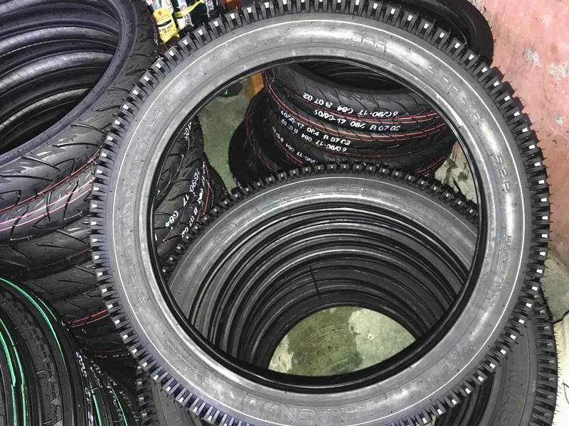 Мотошина 80/90-14 с камерой для мотоцикла