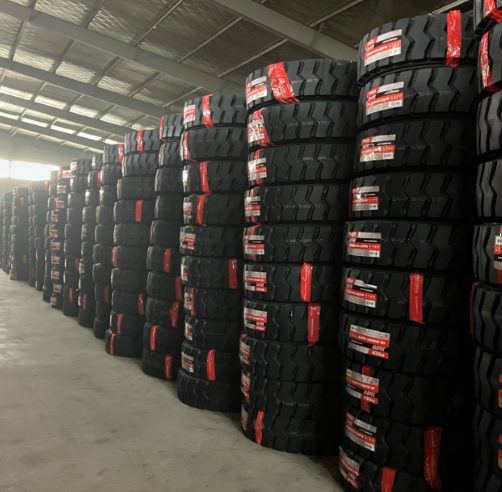 Chaoyang Chinese Radial 315/80r22.5 Truck Tires for Vehicles Wholesales